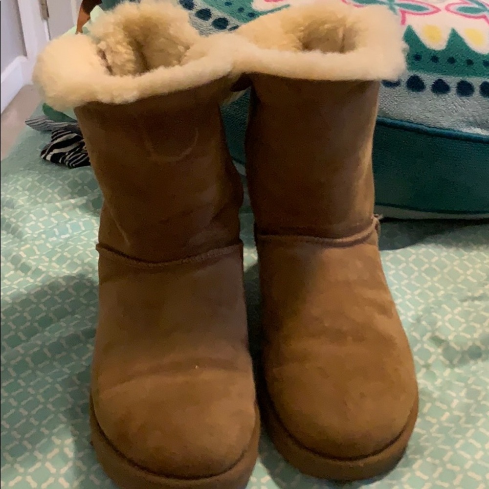 uggs - Picture 2 of 3